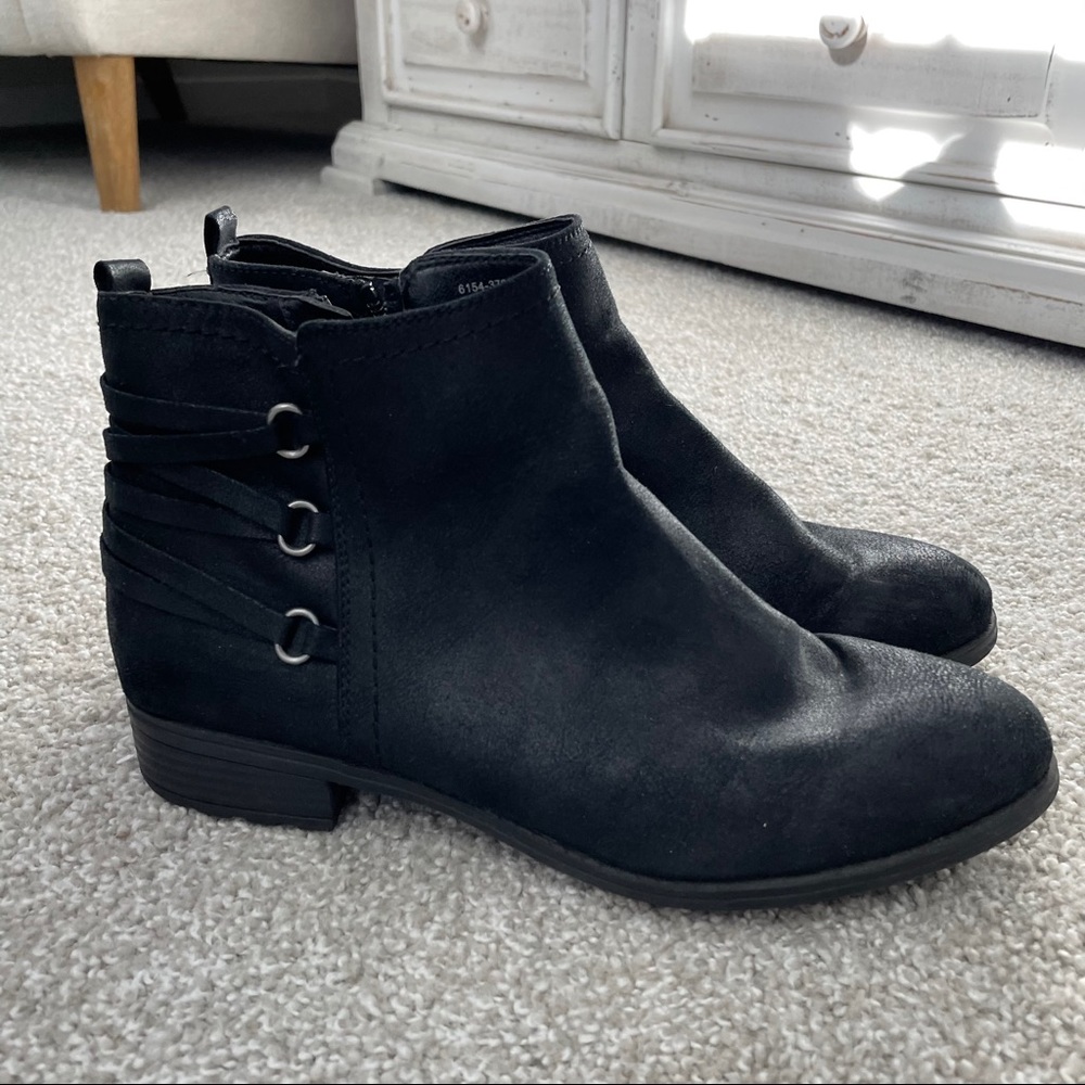 Cute Black Booties!
